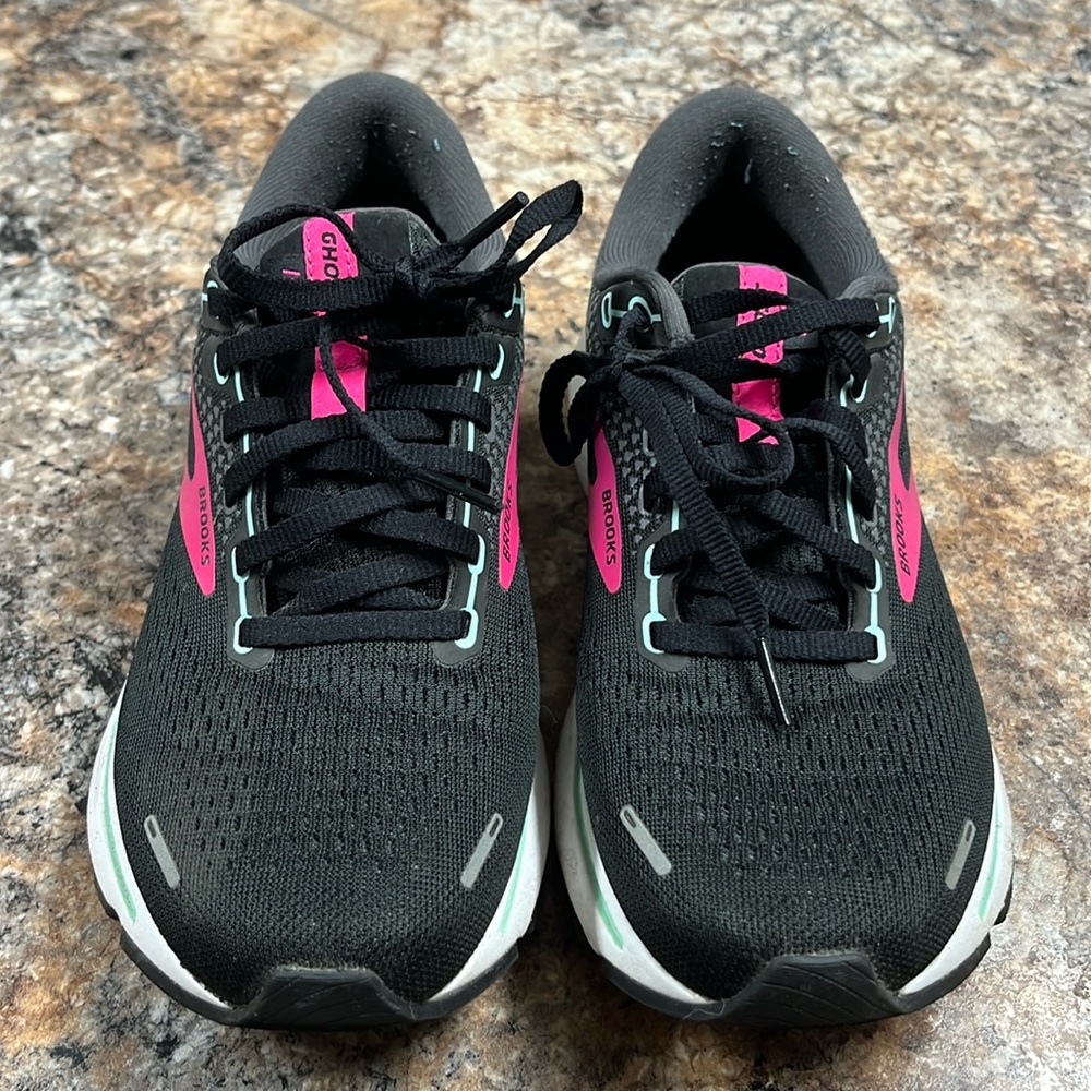 Brooks “Ghost” running shoes.  Size 7 women’s.  Great condition!